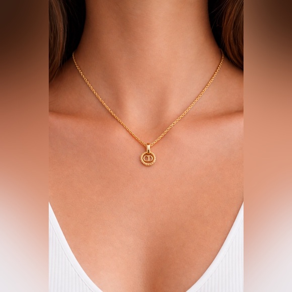 Christian Dior Logo Pendant Necklace - Picture 8 of 8